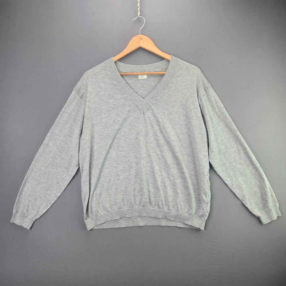 A New Day Sweater V-Neck Pullover Size L Gray Lightweight Knit Long Sleeve 2569